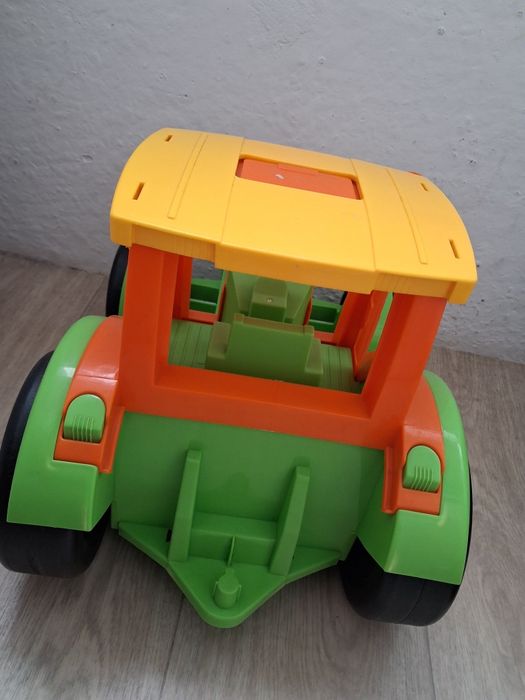 Дитячий трактор без прицепа