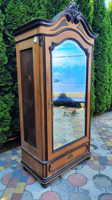 Шкаф классика из Европы