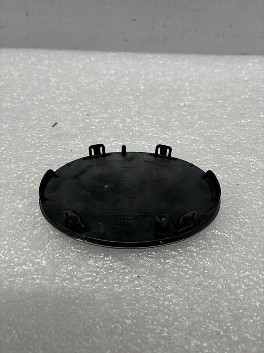 Toyota Corolla E21 Yaris IV emblemat pod radar przód znaczek logo