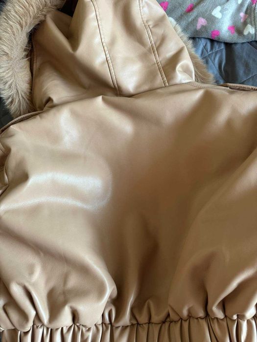 Бомбер  куртка дуже гарна і тепла