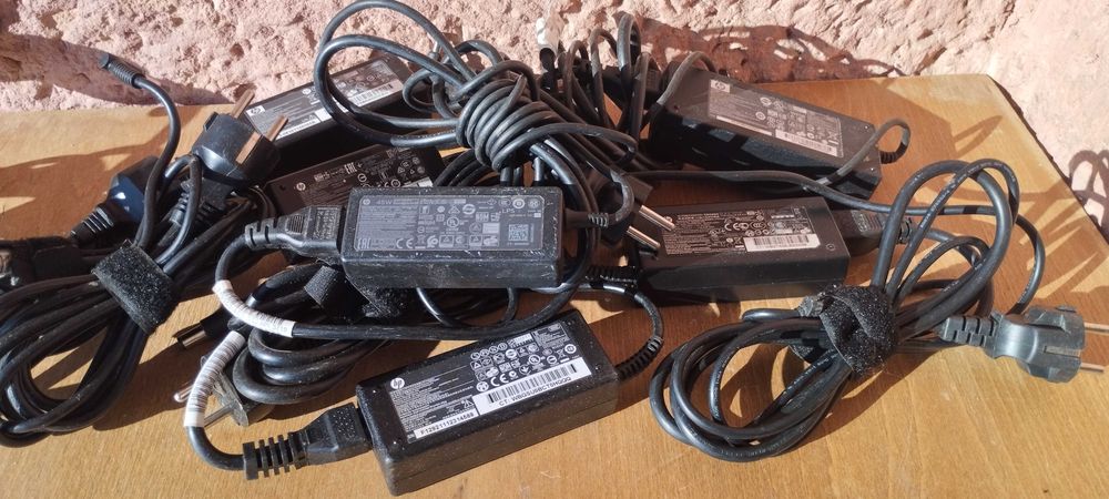 Зарядний пристрій ноутбука HP