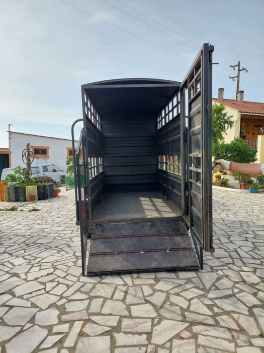 Reboque transporte de animais