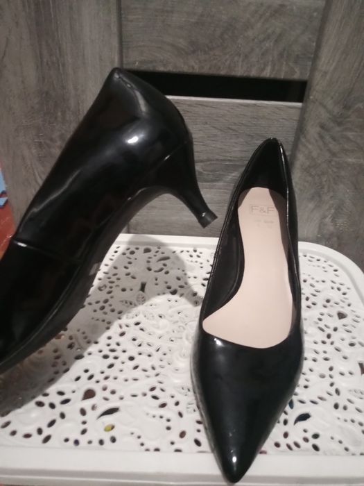 Туфлі лакові 38р.