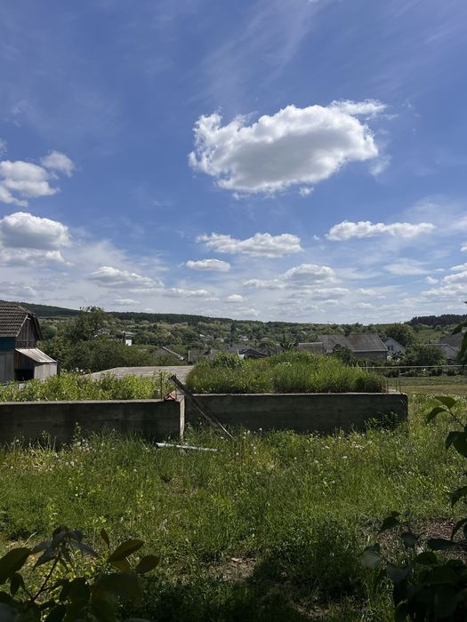 Продаж земельної ділянки з фундаментом