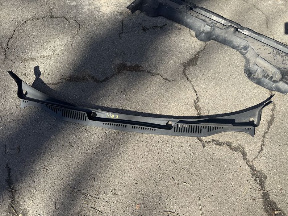 VW Caddy жабо пластик під лобове водовідвідна панель 2k0819403