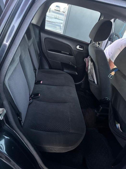 Vendo Ford Fiesta GHIA 2005