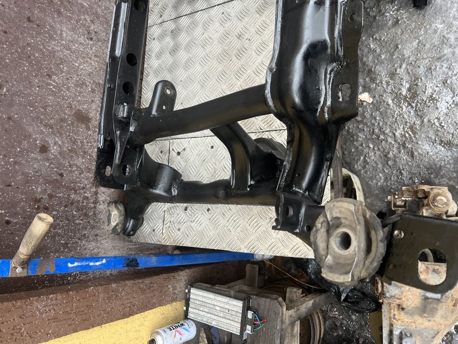 Передний подрамник мерседес мл 164 mercedes w164 ml