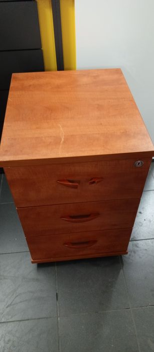 Szafka kontenerek oddam