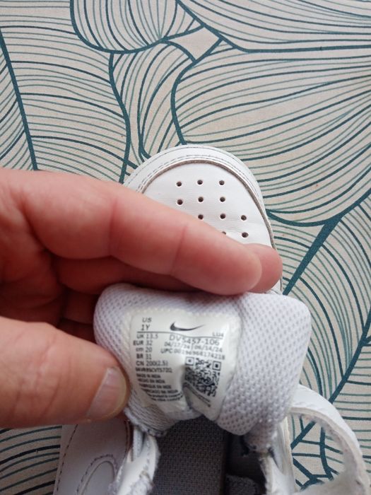 Tenis criança Nike air Force tamanho 32