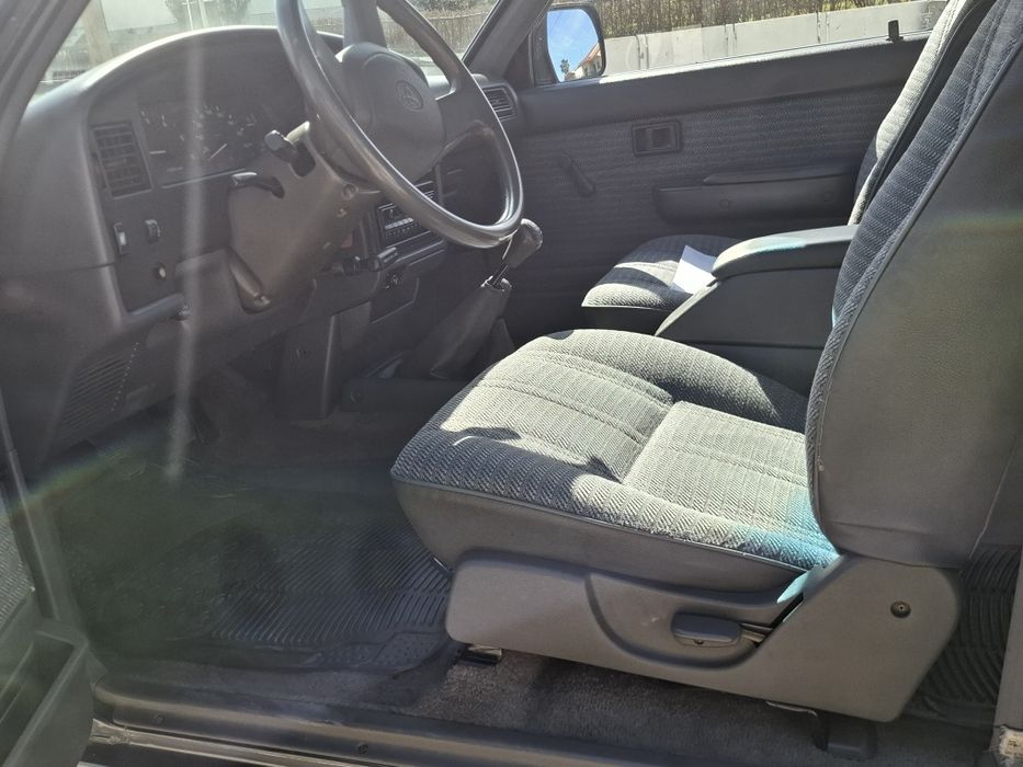 Toyota hilux 2.4D  4x4 em bom estado. Apenas 96000km.