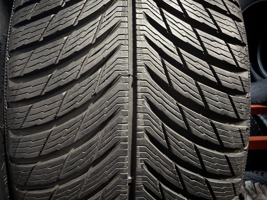 245/40 r19 Michelin 2 шт.