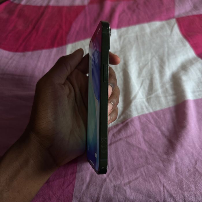 iPhone 13 128GB Verde | 97% Saúde da Bateria | Excelente Estado
