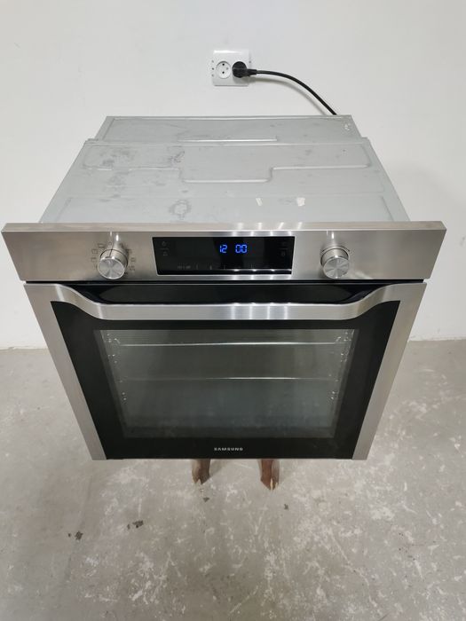 Духовка під вмонтування Samsung. . Духовка під забудову, з Європи