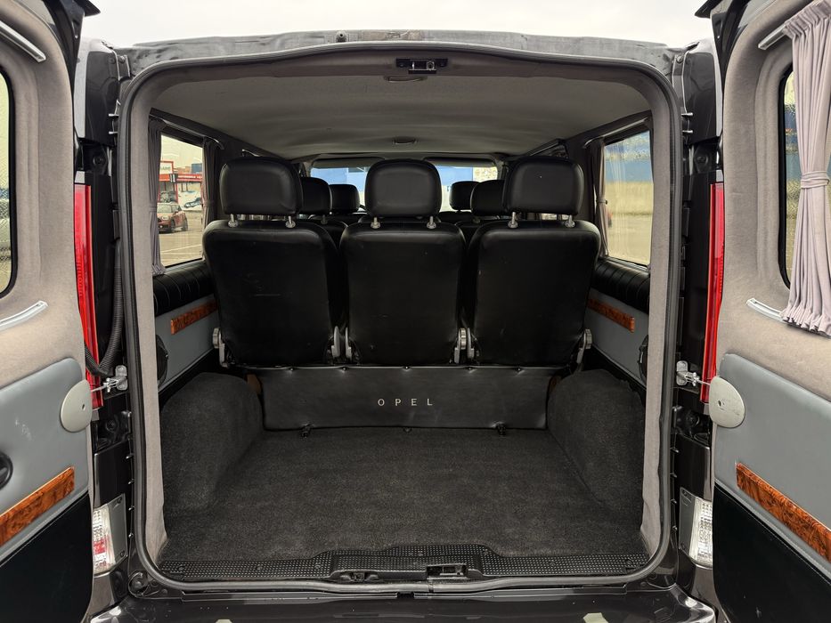 Бус Opel Vivaro 2009 Пасажир, Довга база (2.0 dCi) обмін, лізинг
