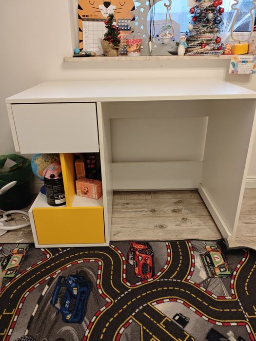 Łóżko piętrowe z biurkiem