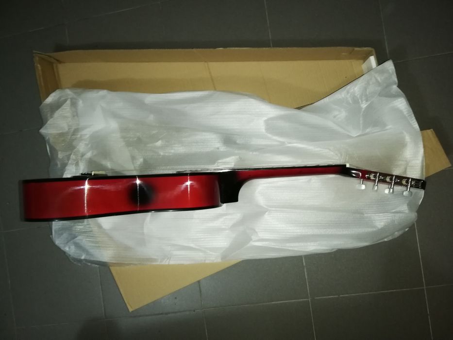 Guitarra clássica 1/2 vermelha e set