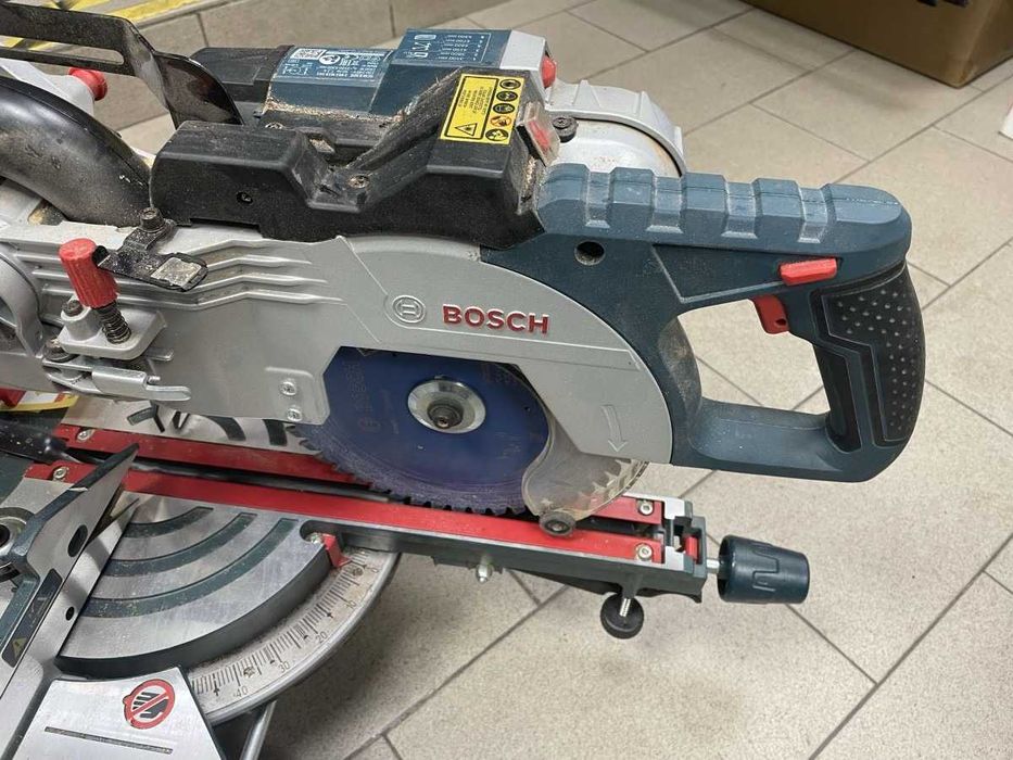 Piła Ukośnica Bosch GCM 8 SDE 1600W