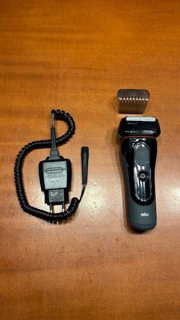 Máquina Barbear Braun Series 5 recarregável