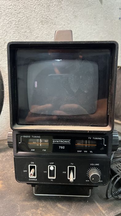 Tv portátil retro syntronic 792 vintage com rádio