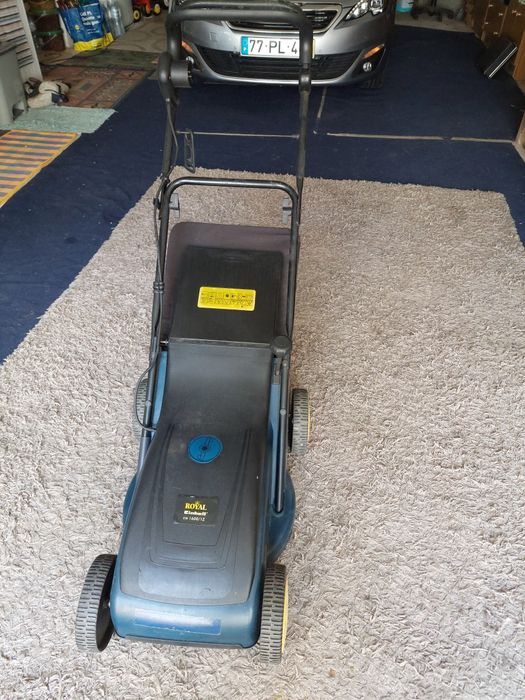 Vendo corta relvas usado mas impecável