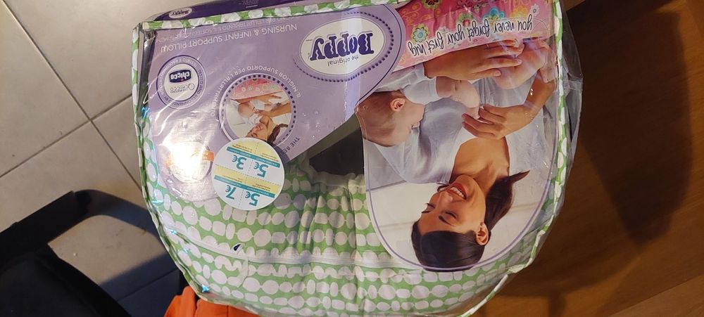 Almofada amamentação e Bebé Boppy Chicco