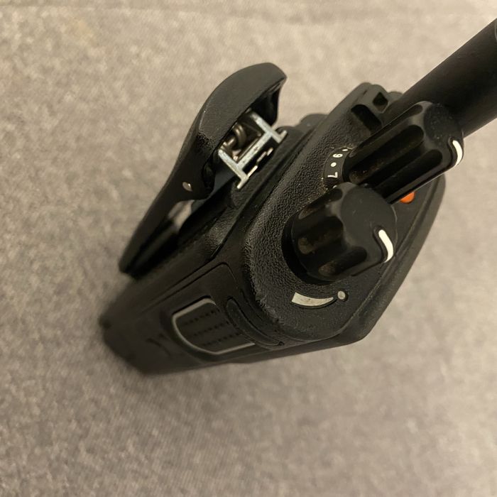 Motorola DP4400e UHF Radiotelefon