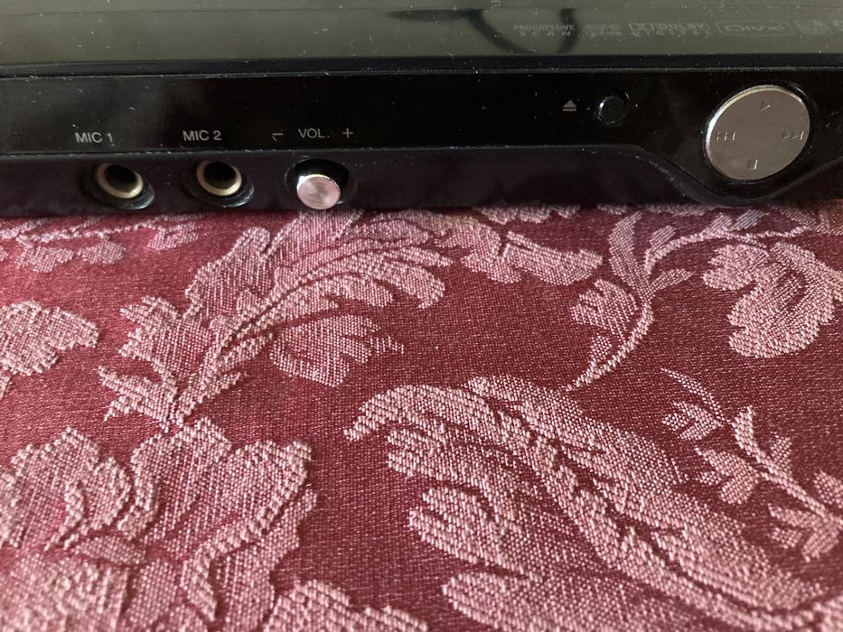 Продам dvd-плеерLG