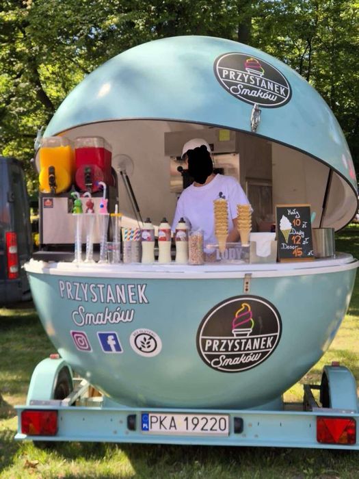 Przyczepa gastronomiczna lekka- Lodziarnia w kształcie kuli.