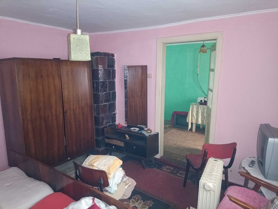 НЕВЕЛИКИЙ 54 кв.м., КОМПАКТНИЙ будинок у житловому стані, тиха вулиця