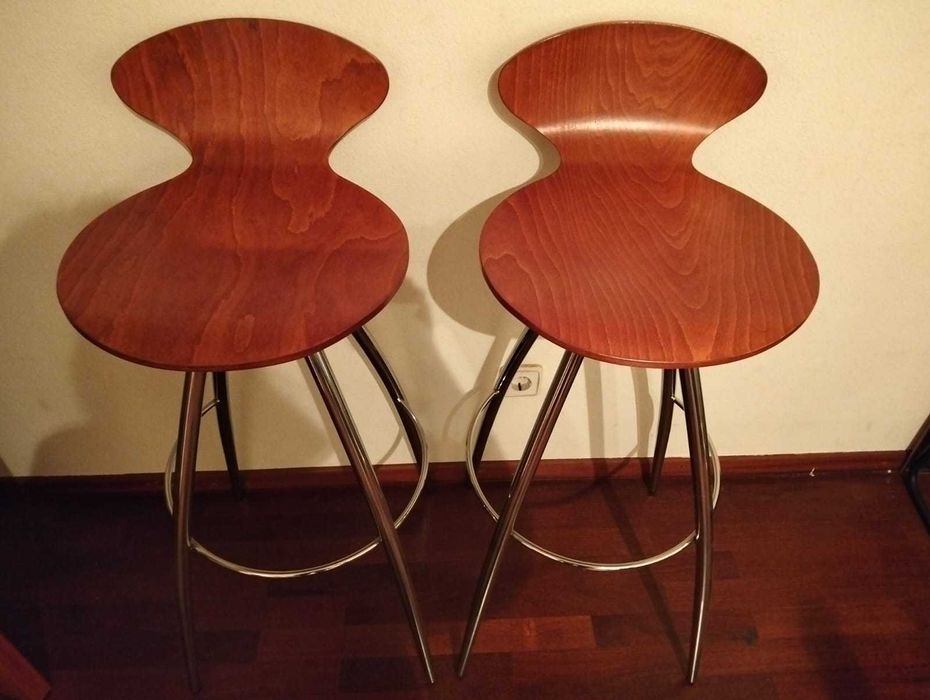 Two high stools for countertop or bar64285457164546122