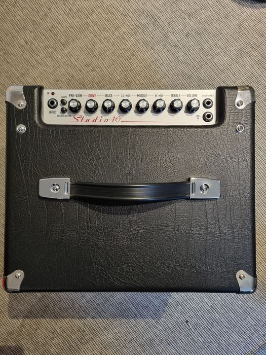 Wzmacniacz basowy combo.