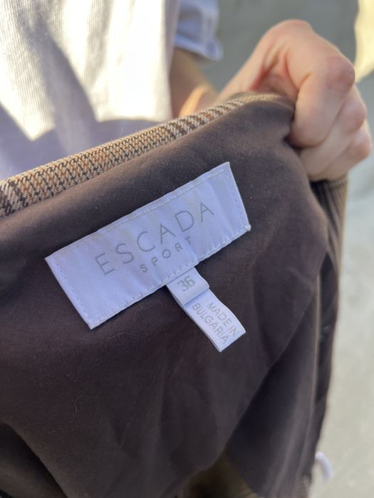 Escada marynarka dwurzędowa damksa klasyczna 36