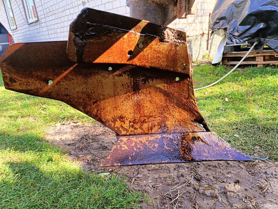 Продам Плуг ПЛН 3-35