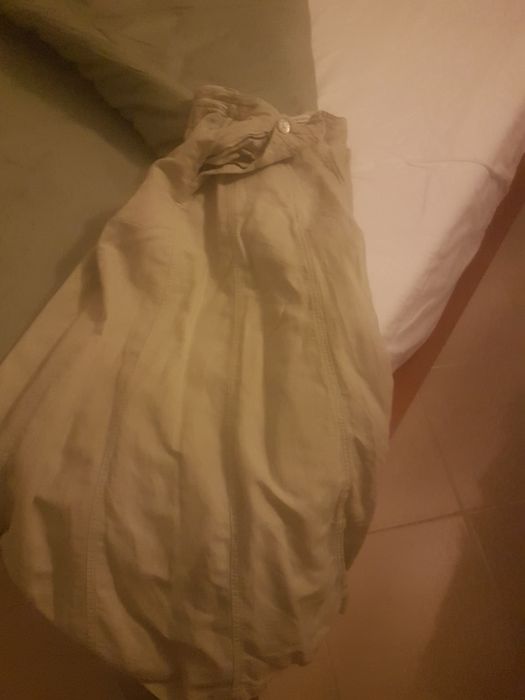 Saia zara com dois bolsos