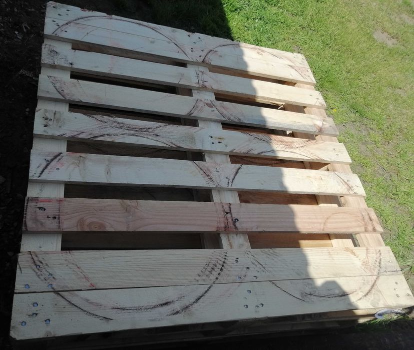 Palety mocne jak euro palety 120 x 120 cm jasne ładne np. na taras