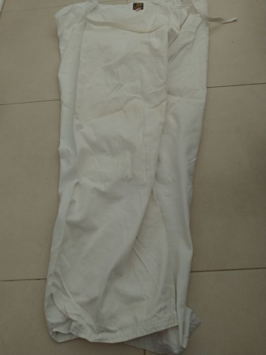 Kimono de Karaté / judo e luvas karaté