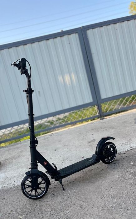 Продам дитячий самокат