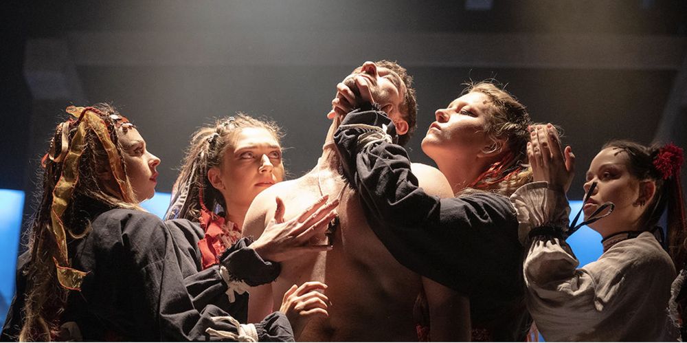 Продам 2 квитки Молодий театр, вистава Зілля, на вихідних 18.04