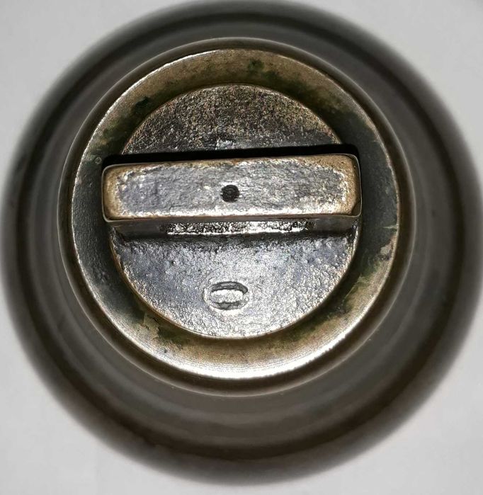 stary dźwięczny mosiężny dzwonek