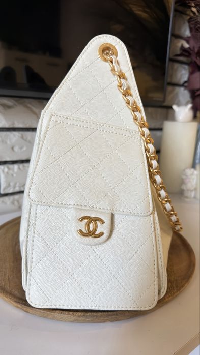 Жіноча сумка Chanel 25 Small White Caviar Leather Premium
