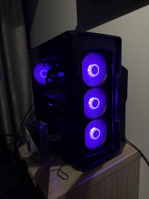 Komputer Gamingowy RX7800XT RYZEN7 9700X Całe Stanowisko