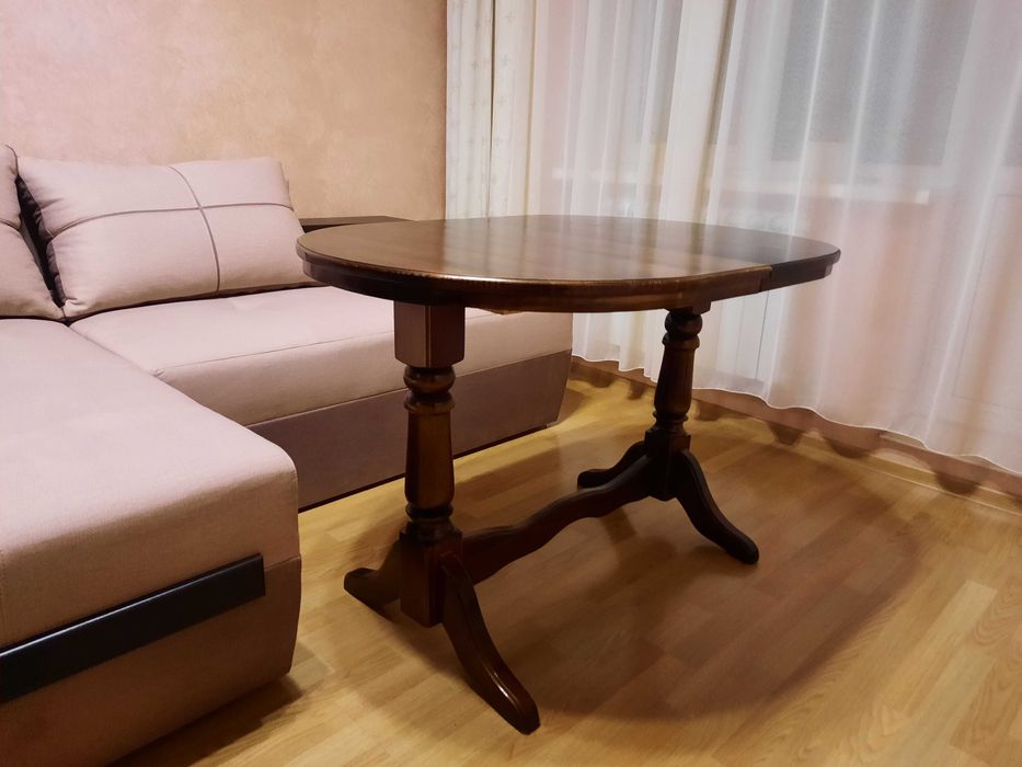 стол раздвижной и стулья