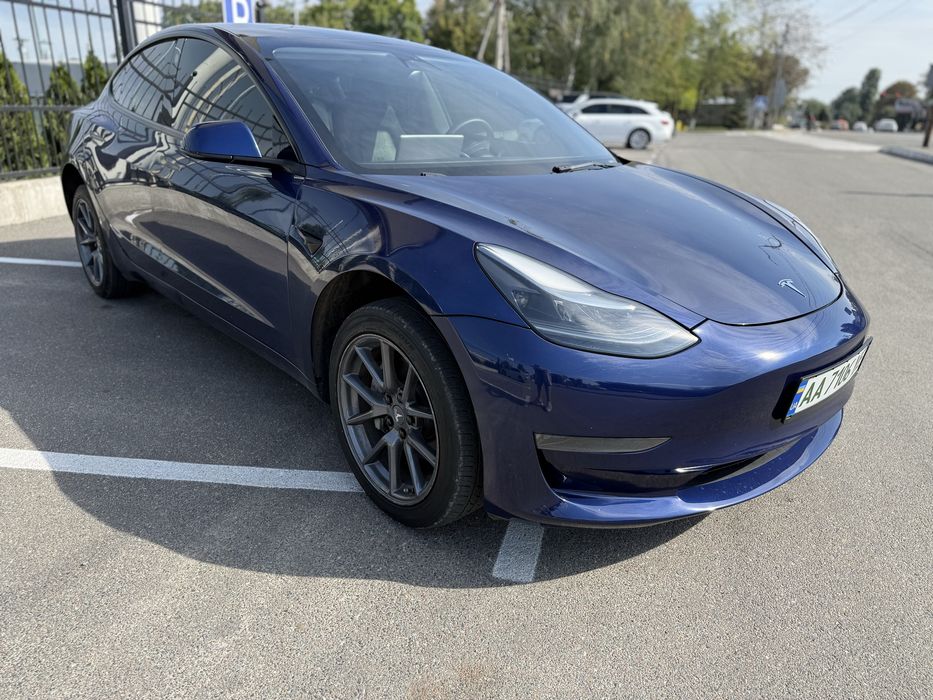 Tesla model 3 2023 залізо фосфат