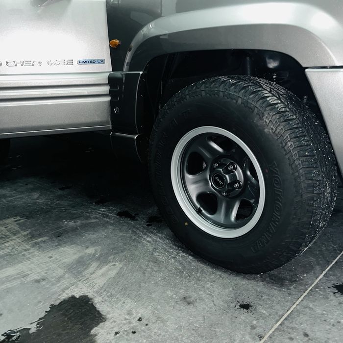 Pneus e Jantes Jeep Cherokee XJ-ZG 235/75 R15