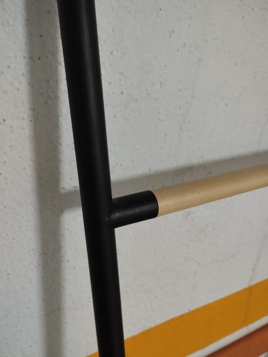 Escada Bamboo Preto