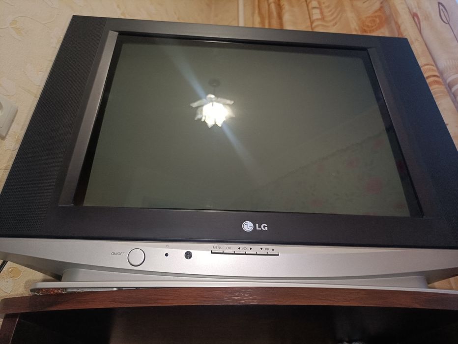 Телевізор LG 21FS4RLX формат Super Slim