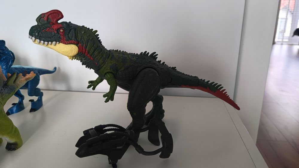 Jurassic World dinozaur tropiciel Sinotyrannus
