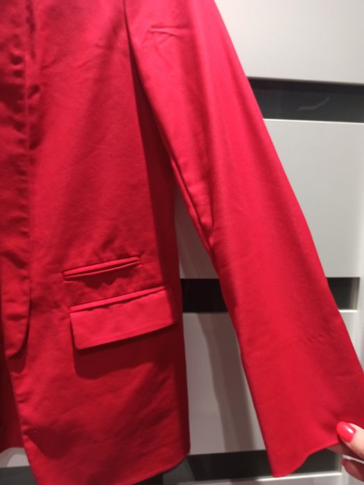 Піджак червоний !