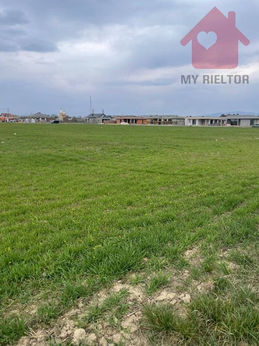 Продаж земельної ділянки в с. Сторожниця.