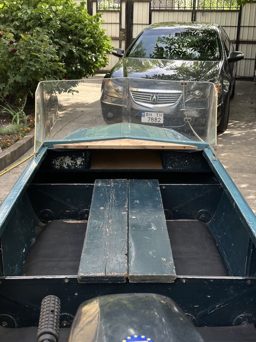 Лодка «Романтика» с мотором